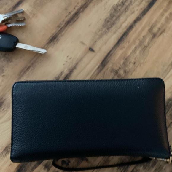 Tory Burch Wallet - Picture 4 of 5